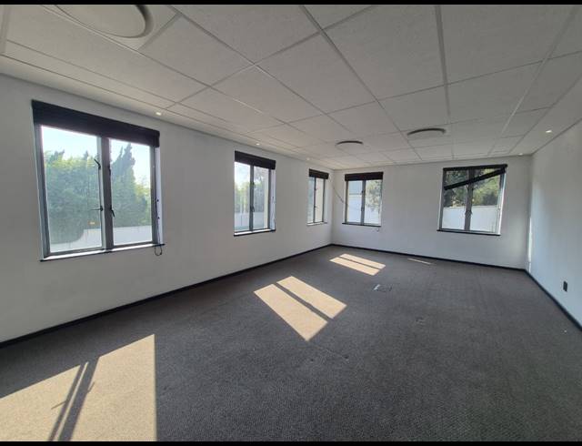 1,065M² OFFICE TO LET IN SANDTON CENTRAL